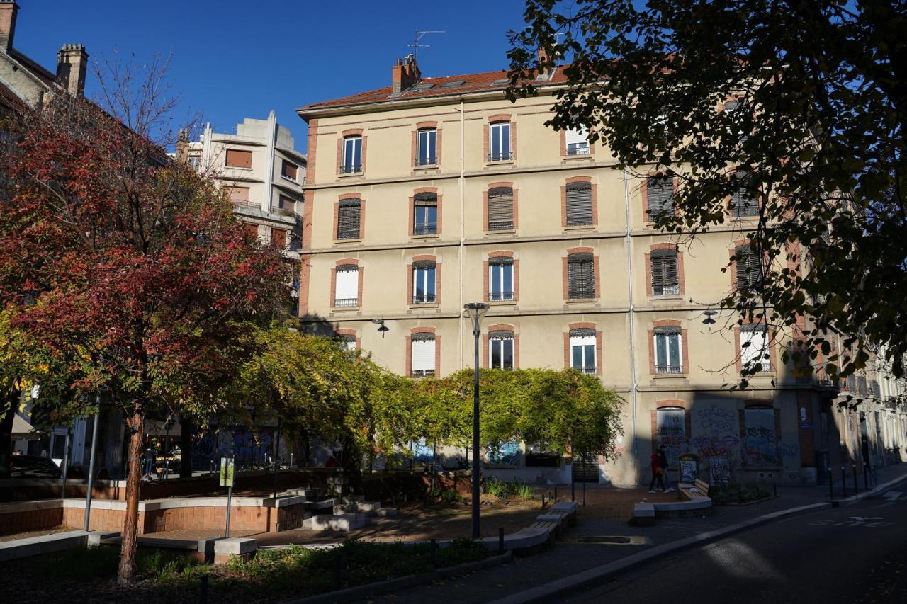 Studio Plein Centre Avec Garage, Piscine Et Gardien Apartment Grenoble Exterior photo